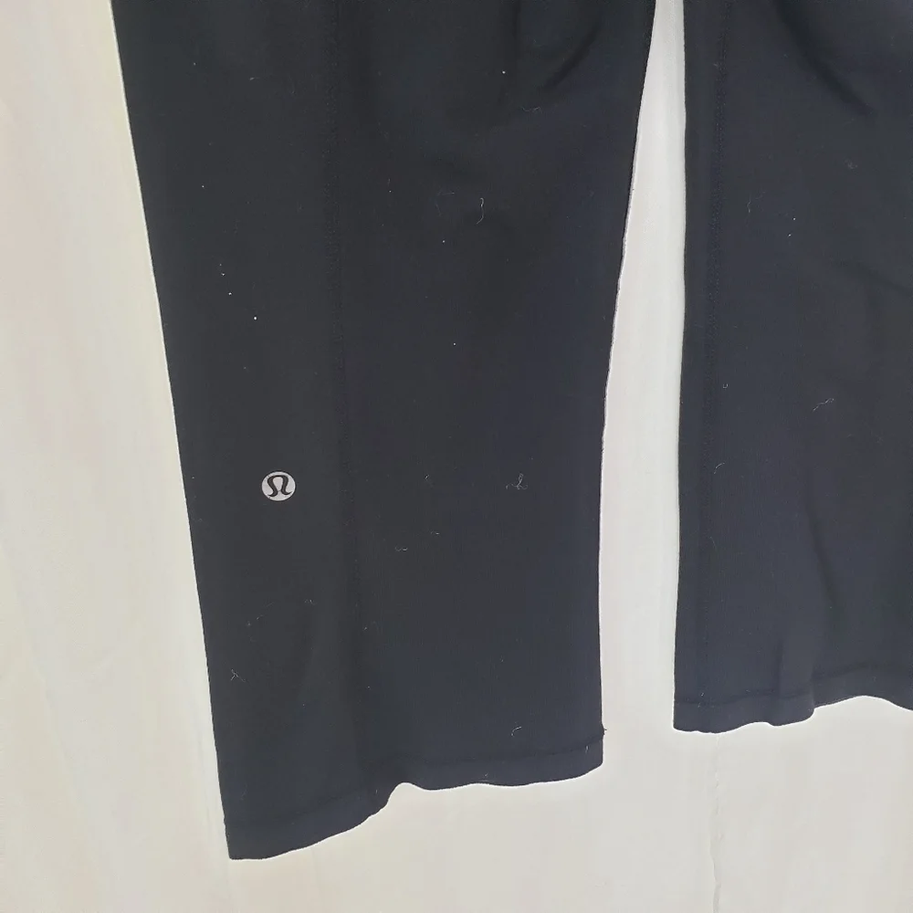 Lululemon Groove reversible crop wide leg legging - Picture 5 of 7